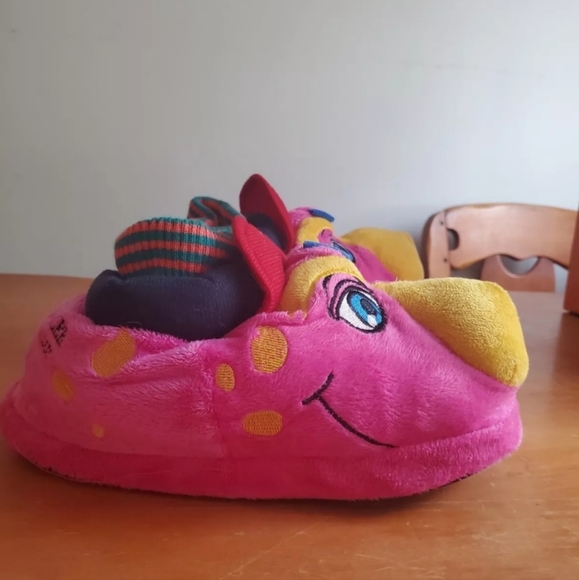 Cleveland Indians Mascot Slider Slippers Rare Chief Wahoo Logo Pink Soft Fuzzy - Picture 5 of 7